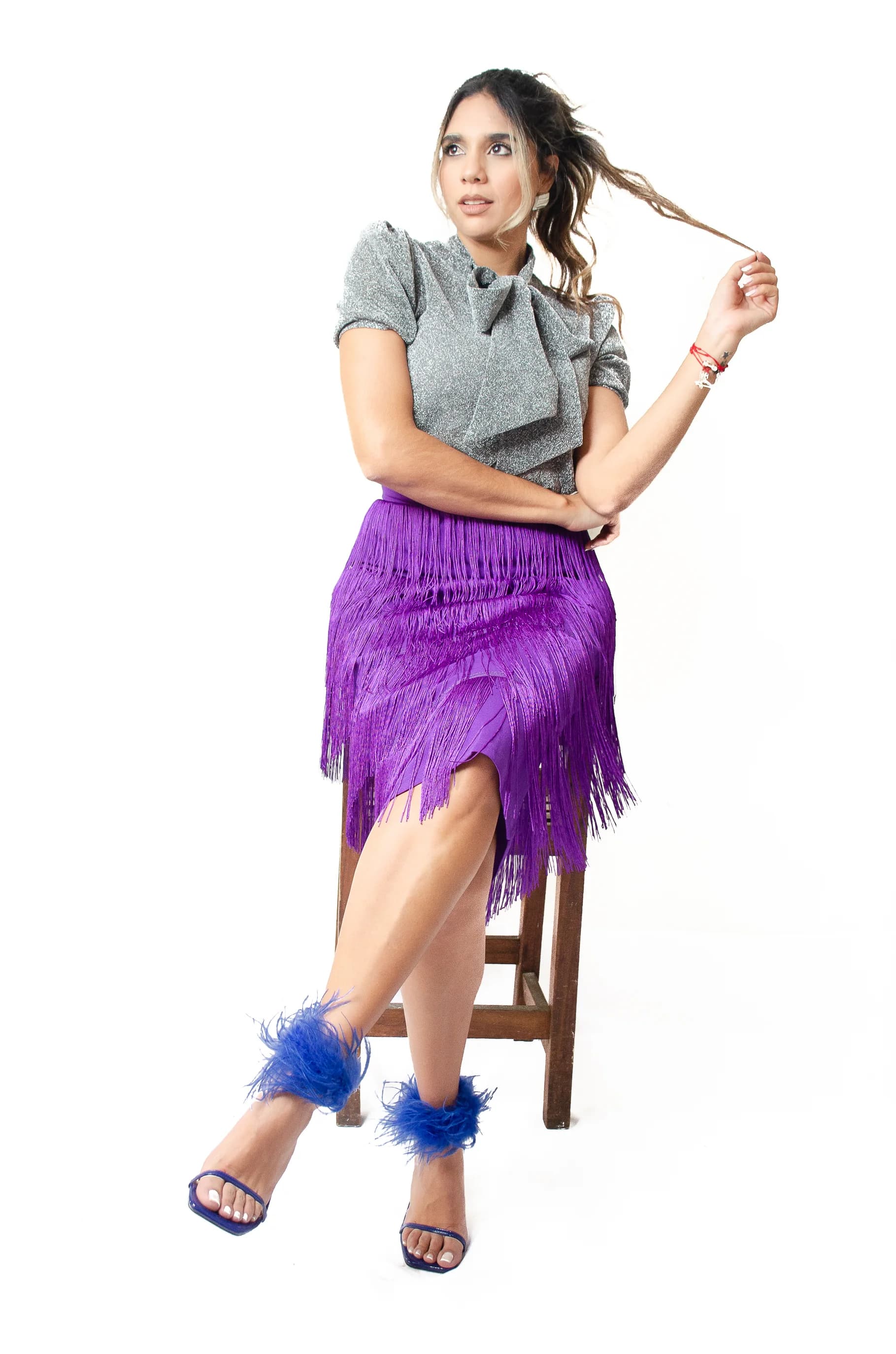 Elegancia Morada en Movimiento
